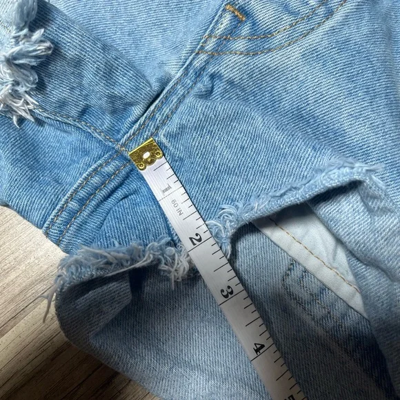 Levi's 501 Jean Shorts - Size W25 - Picture 11 of 14